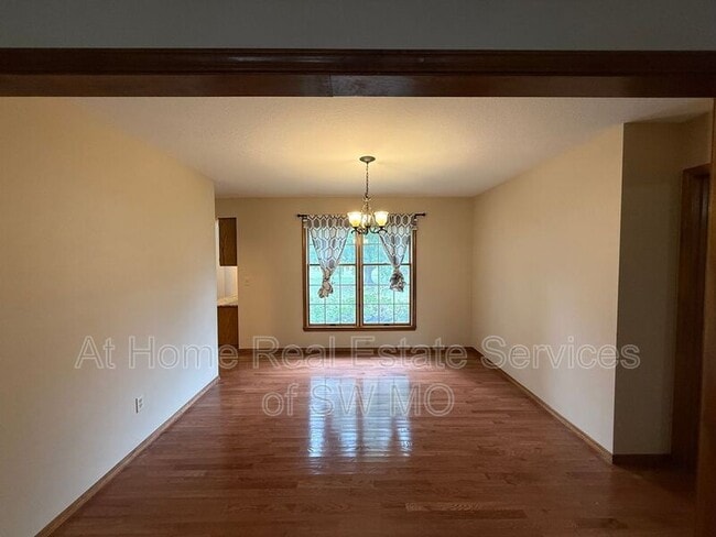 Building Photo - 2155 E Cragmont St