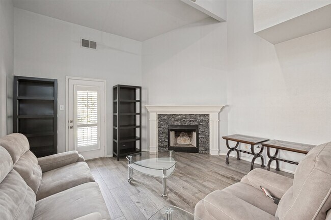 Building Photo - 8400 Hickory St