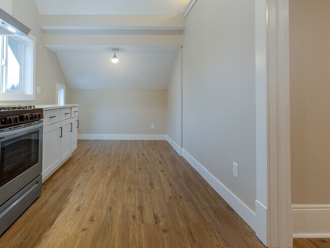 Foto del edificio - 4215 N Colonial Ave