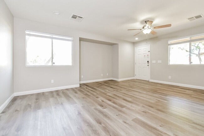 Foto del edificio - 10517 Silver Cholla Ct