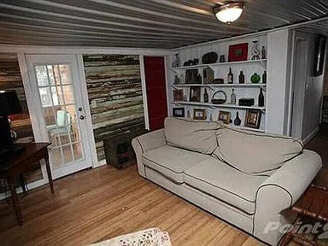 Foto del edificio - Cozy 3-Bedroom Home with Private Yard in Livingston Manor for November 1st!