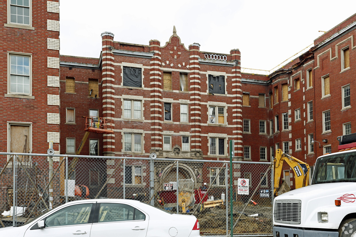 Building Photo - Forest Arms