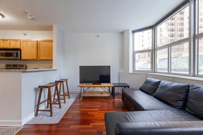 Foto del edificio - 222 N Columbus Dr
