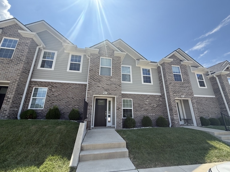 Foto principal - 211 Terrace Dr