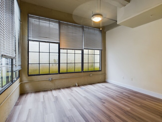 Interior Photo - The Mill At Manchester Lofts