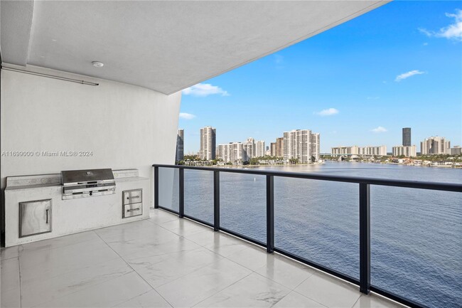 Foto del edificio - 5500 Island Estates Dr