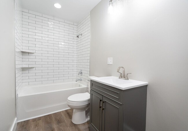 Building Photo - Flats on Florida 3314