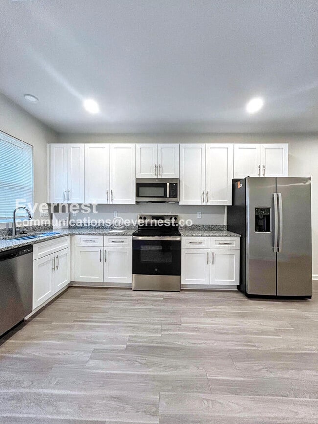 Building Photo - 312 N Correll St