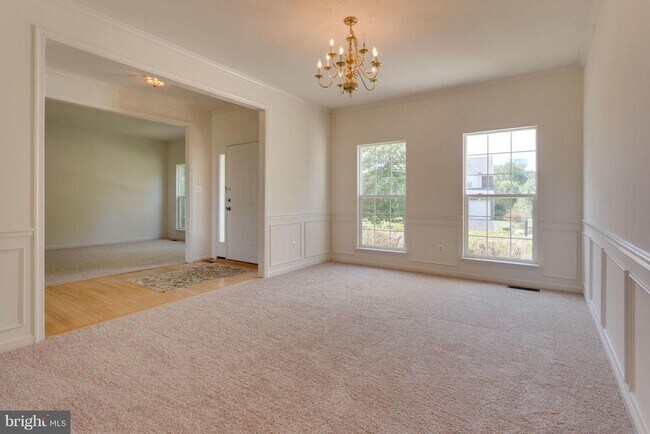 Building Photo - 10403 Hudson Crest Dr