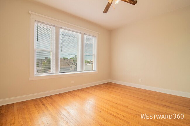 Foto del edificio - 1548 N Homan Ave.