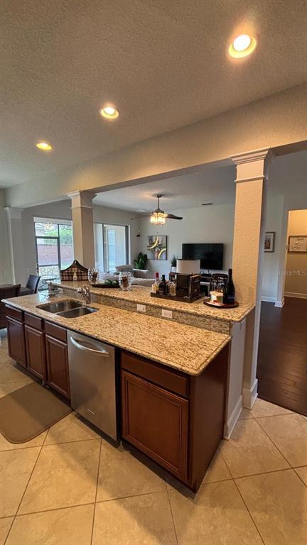 Building Photo - 464 Douglas Edward Dr