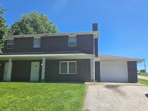 Building Photo - 4807 E Schooner Rd