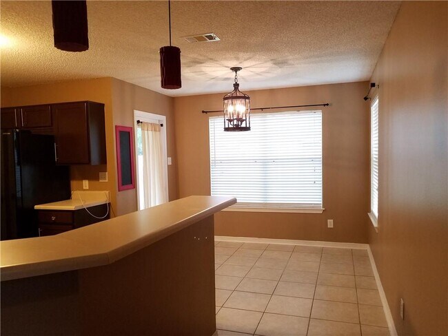 Building Photo - 660 Willow Pointe Dr