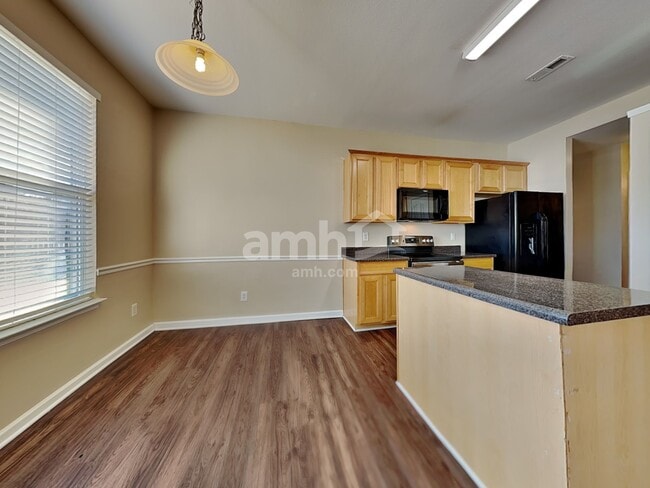 Foto del edificio - 8317 Rolling Meadows Ln