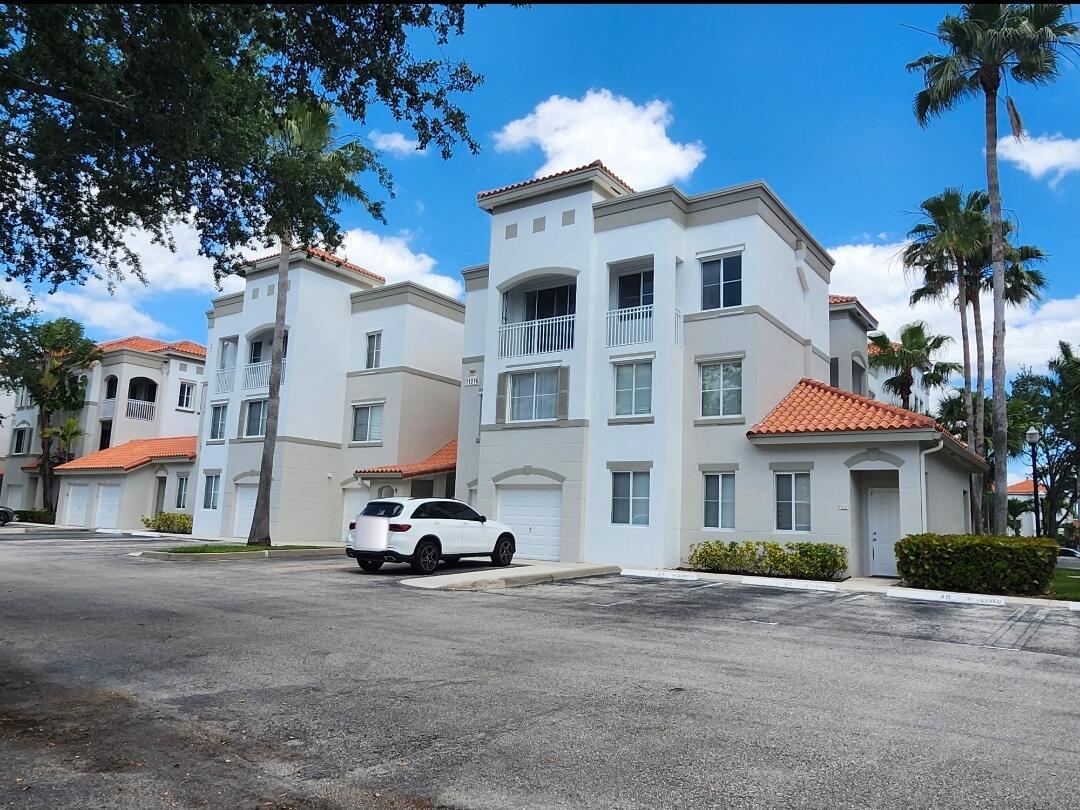 Primary Photo - 11016 Legacy Dr