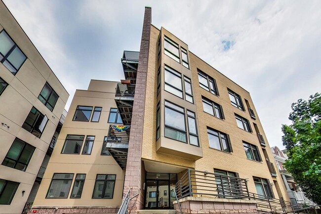 Building Photo - Gorgeous 2 bedroom 2 bath condo just steps from Columbia Hgts center $3,550