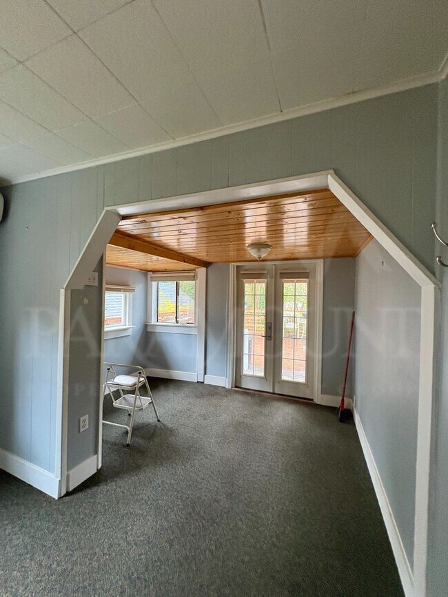 Foto del edificio - Bright & Beautiful Bungalow Near Downtown Port Orchard