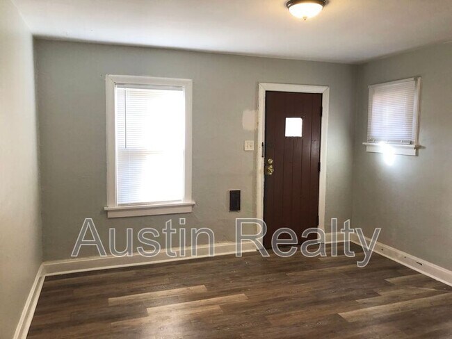 Foto del edificio - 2496 Brown Rd