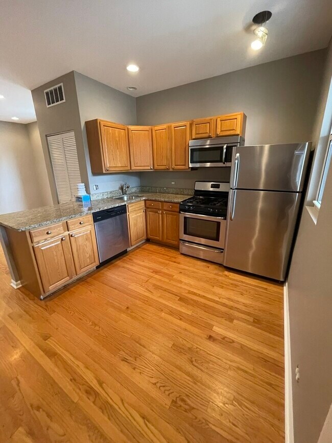 Building Photo - 4207 N Elston Ave