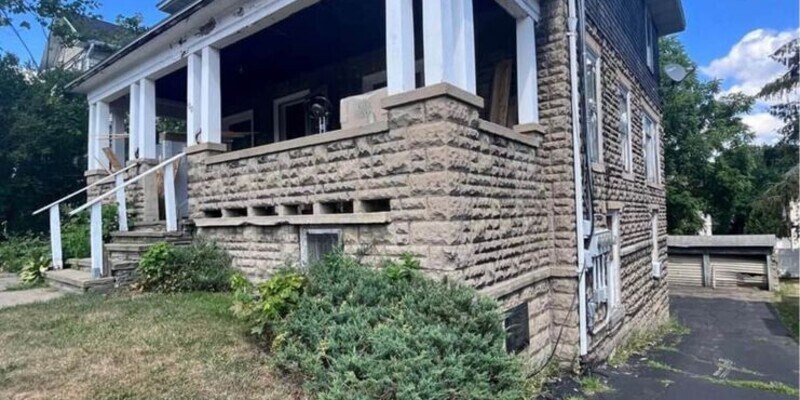 Primary Photo - 100 Crestmont