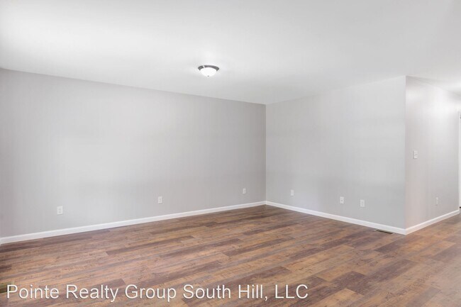 Building Photo - 3 br, 2 bath House - 111B Center Street