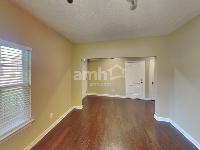 Foto del edificio - 3028 Bluffhollow Gap