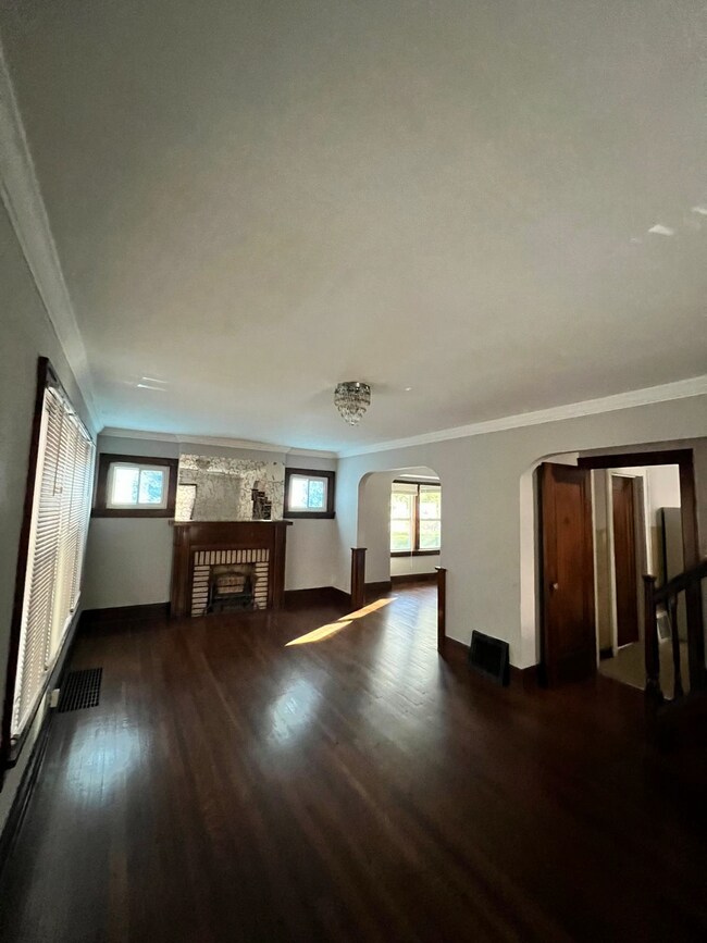 Foto del edificio - 420 Grace Ave