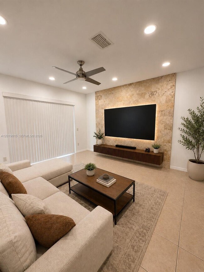 Building Photo - 1820 SW 89th Terrace