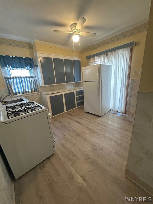 Building Photo - 71 Page St