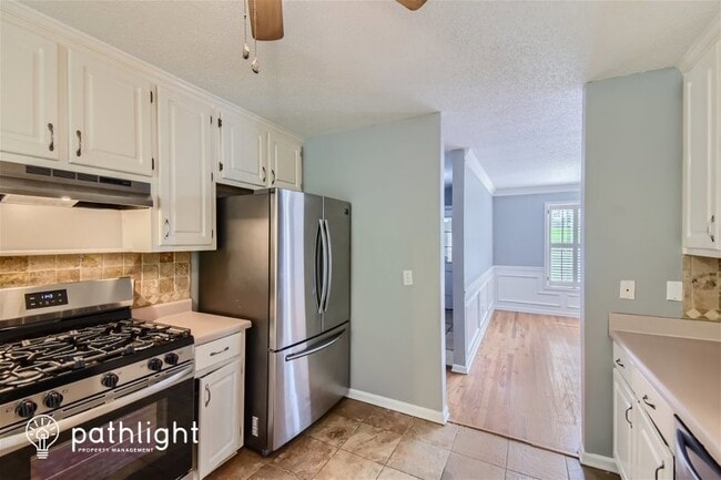 Building Photo - 390 River Point Dr, McDonough, GA, 30252