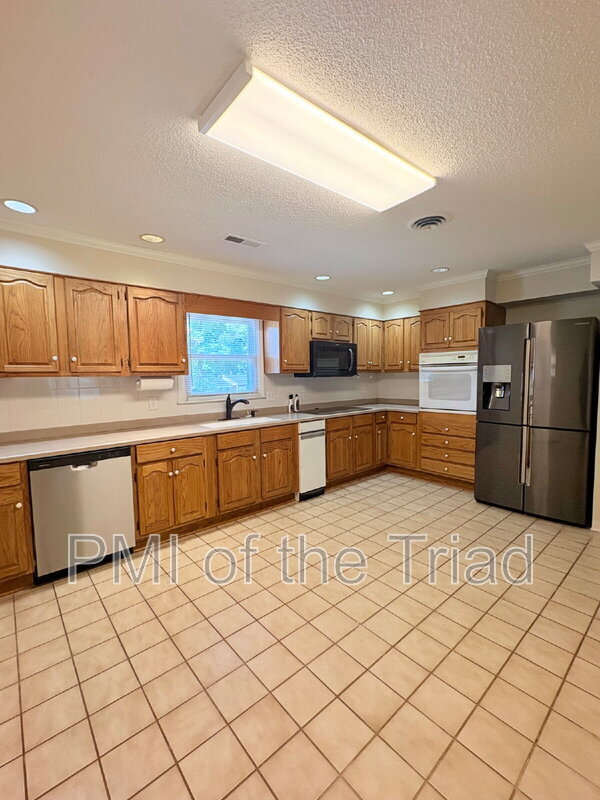 Building Photo - 1349 Amylee Trail