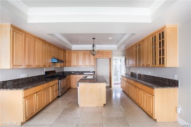Building Photo - 4 br, 3 bath Condo - 1339 Otterbein Ave