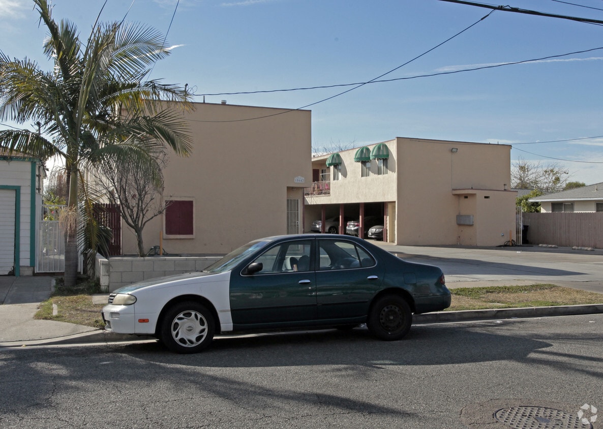 Foto del edificio - 10642 Dorothy Ave