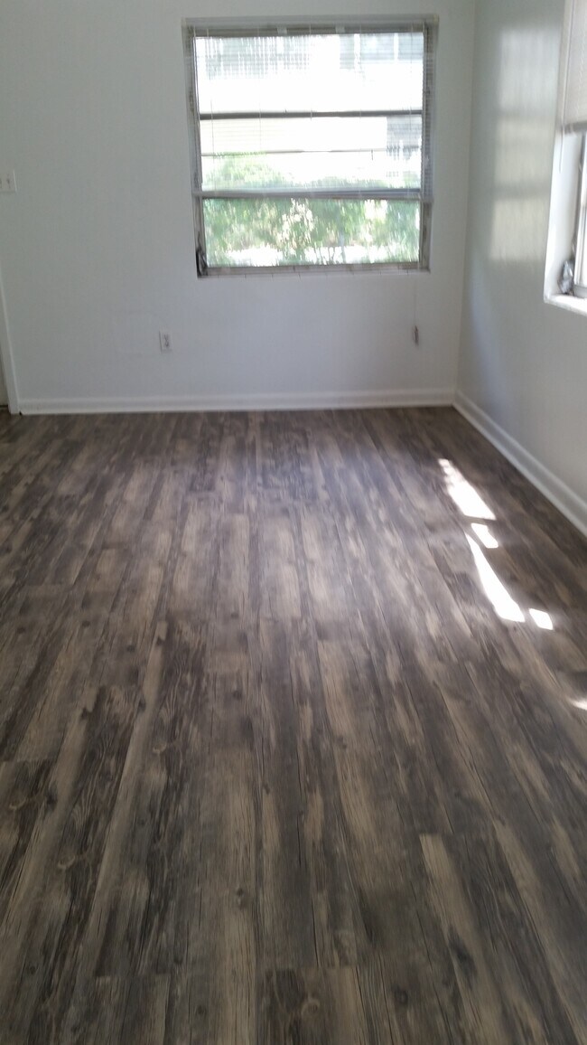 Photo - 317 NW 15th St Apartments