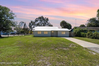 Building Photo - 1576 Avocado Ave
