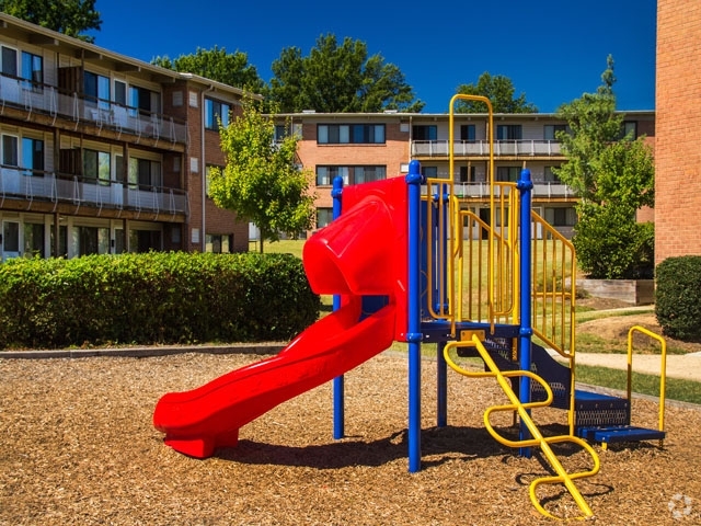 Building Photo - Campus Gardens