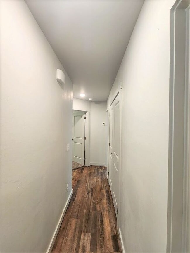 Foto del edificio - New 3 Bed 2 Bath Duplexes SW 40th & Shields Blvd