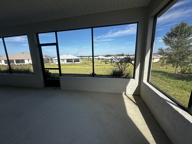 Building Photo - 9754 SW 103rd Ave