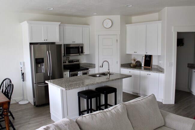 Building Photo - 679 S 1803 W