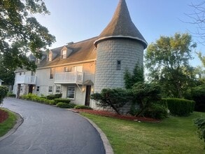 Building Photo - 14935 W Old School Rd