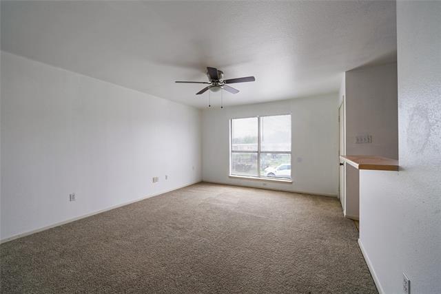 Building Photo - 104 E Brown St