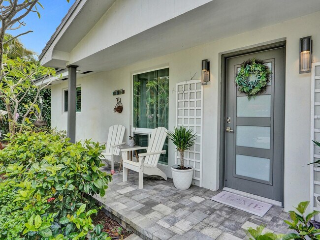 Building Photo - 801 SE 9th Ave