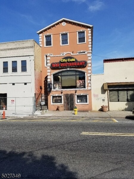 Primary Photo - 244 Mulberry St