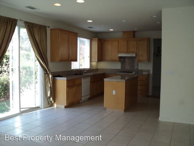 Foto del edificio - 5 br, 4 bath House - 2488 Berkshire Lane