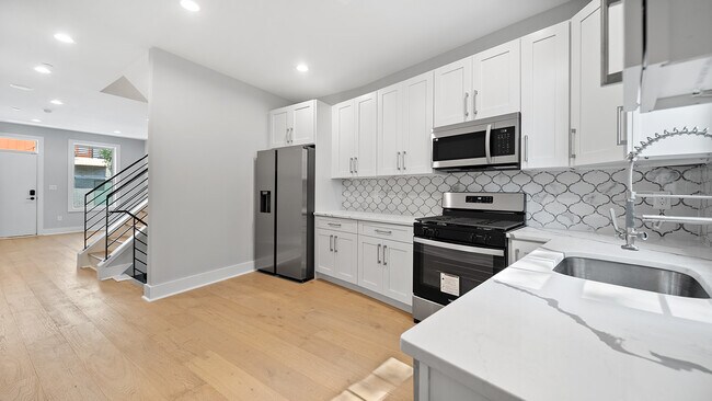 Foto del edificio - Elegant Fishtown Gem: Newly-Constructed 3 ...