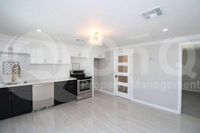 Foto del edificio - 1321 E Willetta St