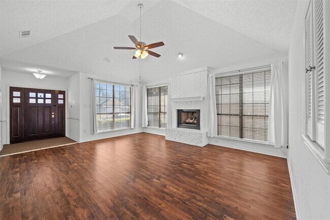 Foto del edificio - 1205 Olde Towne Dr