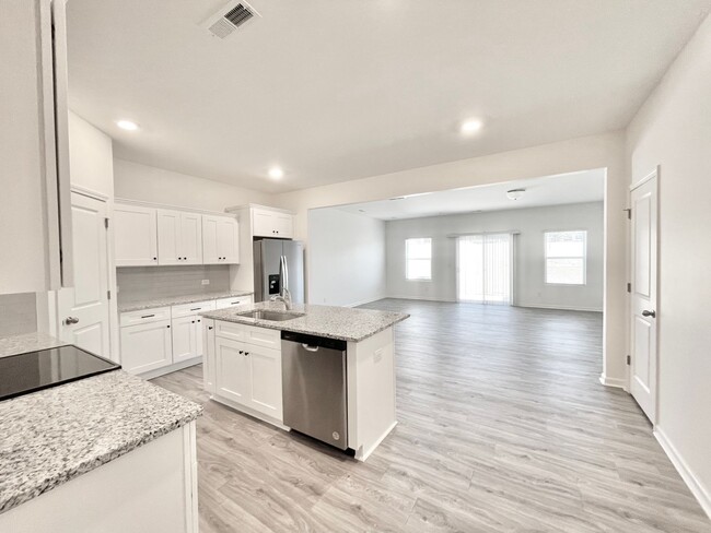 Building Photo - New 3 Bedroom Townhome minutes from I-85 -...