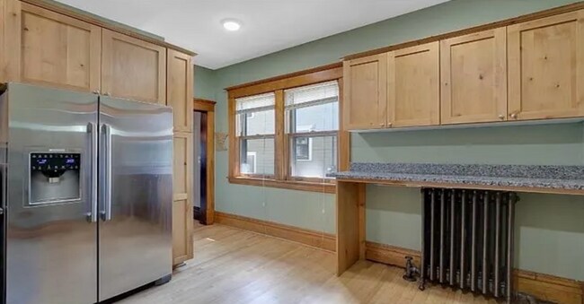 Building Photo - 1823 N Girard Ave