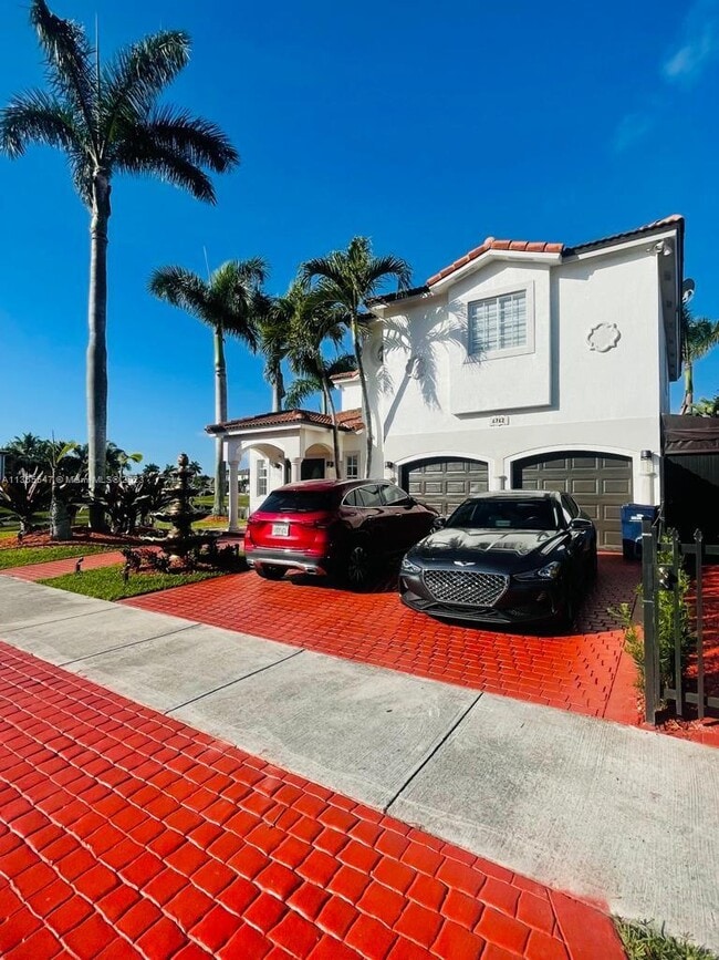 Building Photo - 6762 SW 157th Ct